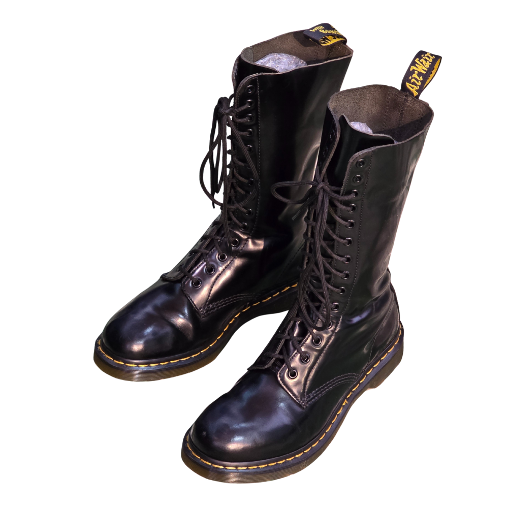 Black Leather 1914 *14 eye* Dr Martens UK8